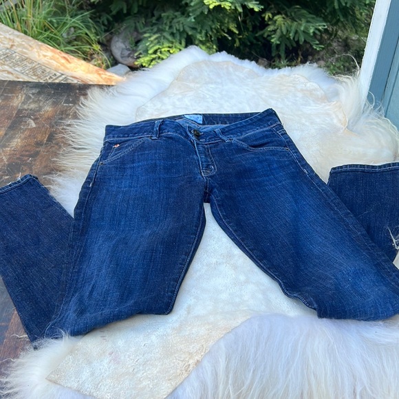 Hudson Beth mid rise baby boot jeans back pockets button closed size 28 long - Picture 2 of 14